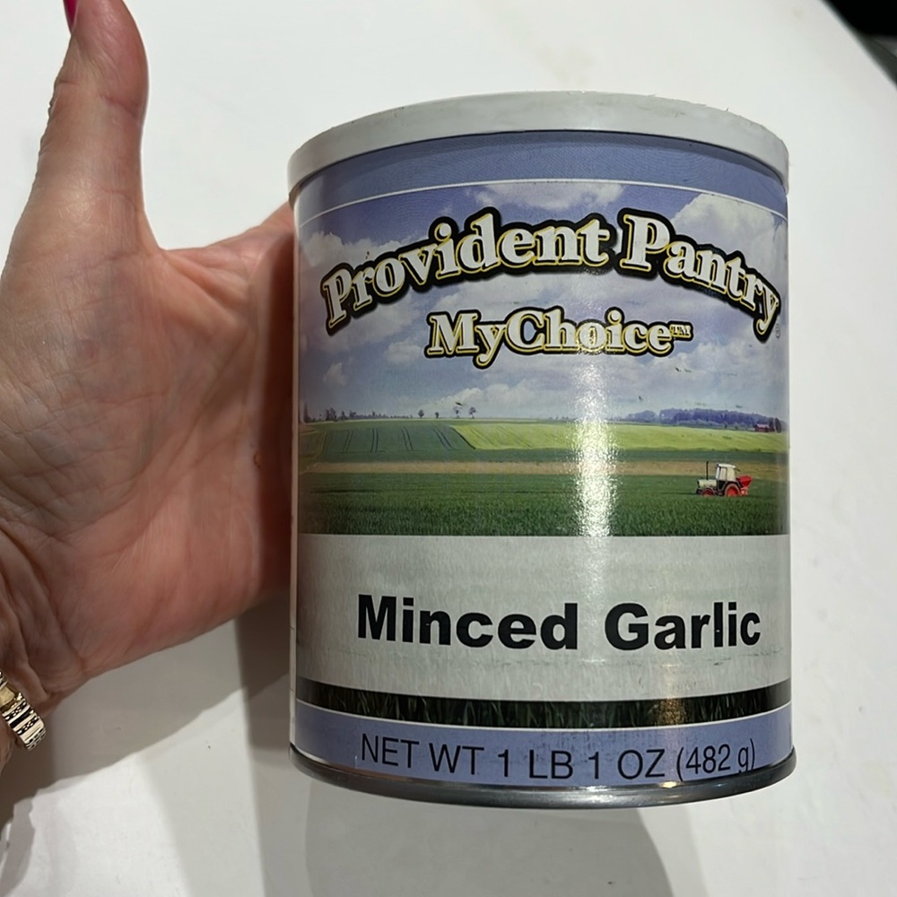 Long shelf life emergency food minced garlic for long time use.